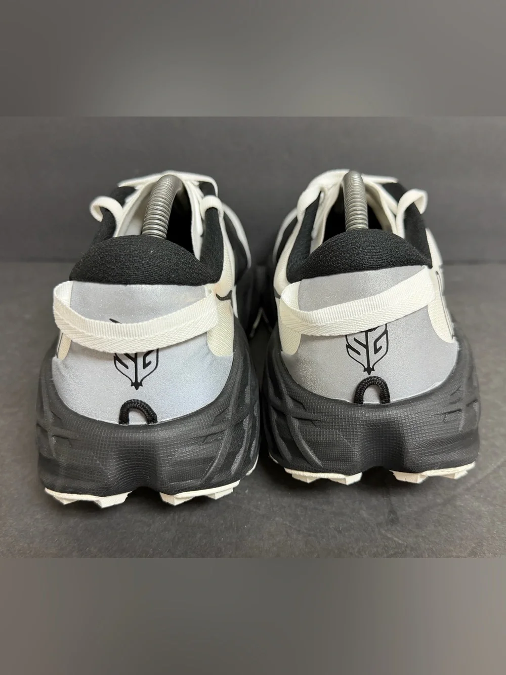 NEW Hoka Speedgoat 7 Wide Men's Size 10 2E Running Shoes 1171930/BWHT